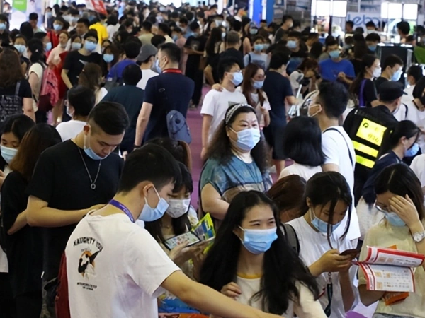 ���רҵ��Ʒ�ƻ��г������ʻ�������ʵ�ƶ���չ���ø�������չ