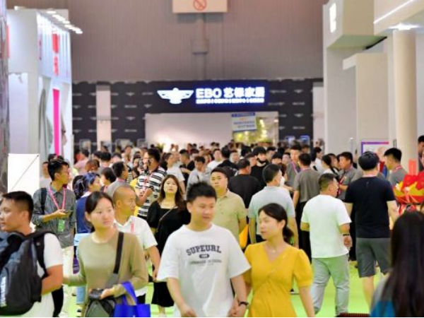 ��ɽ"˫չ"�ٴ�Я�������Ļ