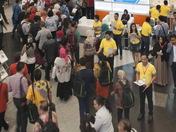  ���Ľ��й����ݹ���ʯ�ġ�̼���չ���Ὣ�ں����й�������ʯ��̼��ƽ������ľٰ�