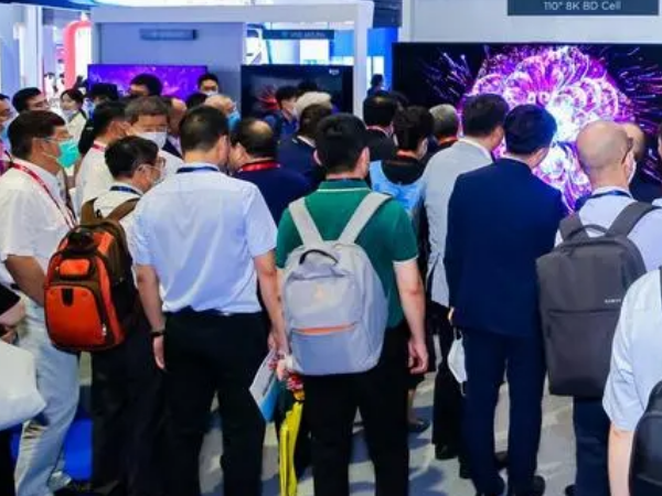 ��ʮ�˽��в�����6��27�տ�Ļ