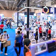 ������̨��Ԥ�ƾٰ�����չ�100������