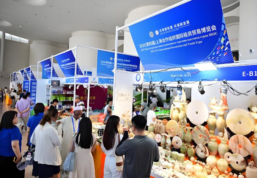 �Ϻ�ʾ�������꽫����ೡ��չ���û