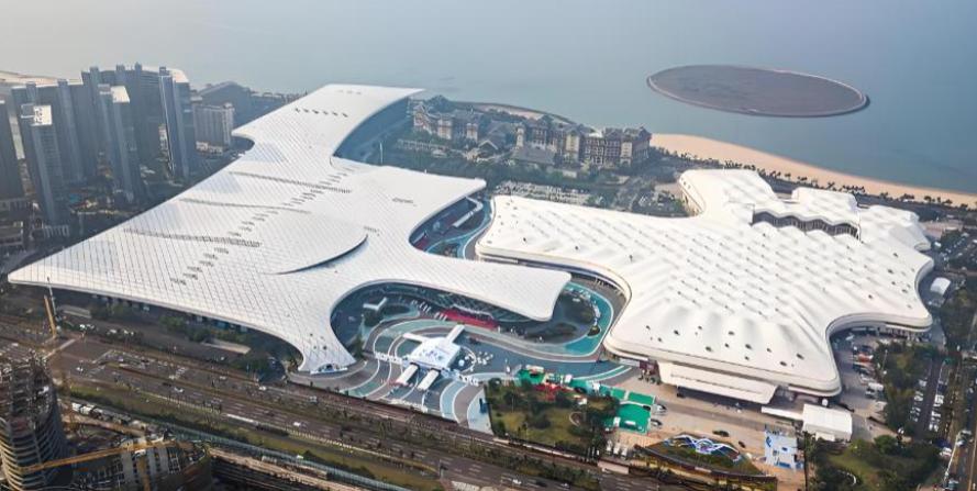 �ں��Ͼٰ�������ᣬ����Ϊ�������й����ı�־��չ��